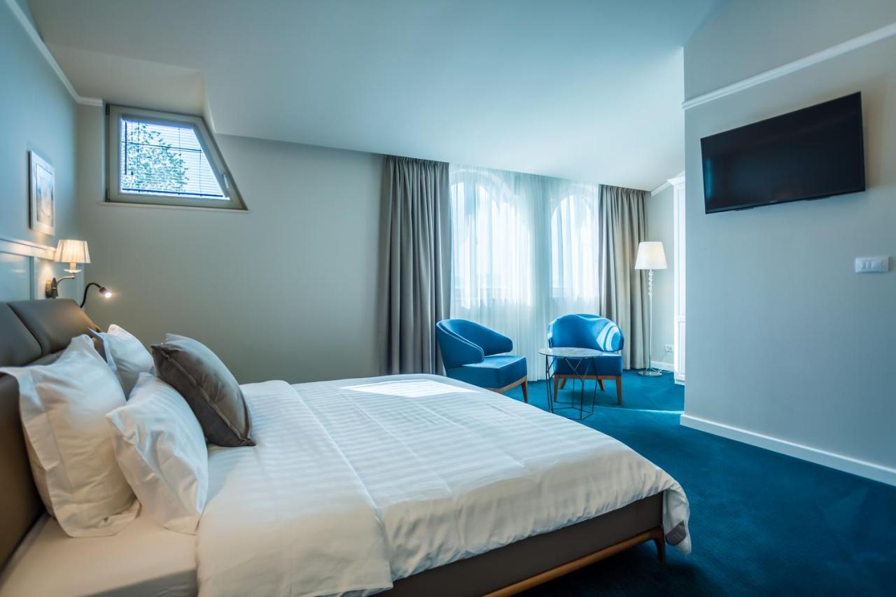 Hotel Residence Promenade Burgas Exterior photo A room at the hotel